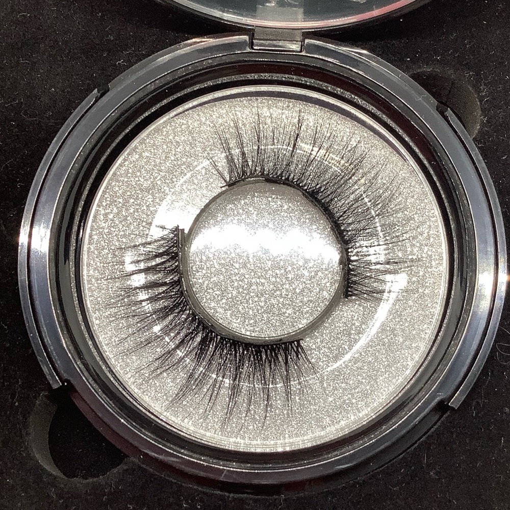 MAGNETIC SL KOURTNEY EYELINER & LASH KIT